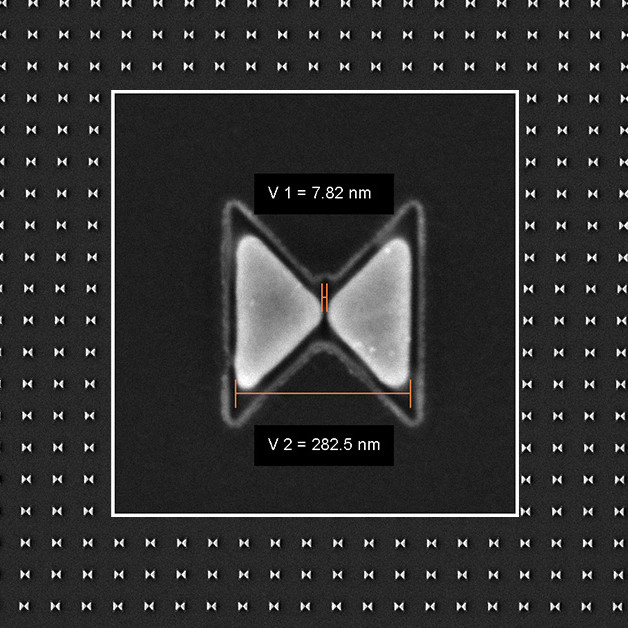 SEM image of an plasmonic bowtie array