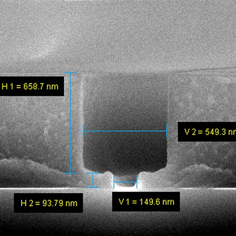 SEM image of a 150 nm gate
